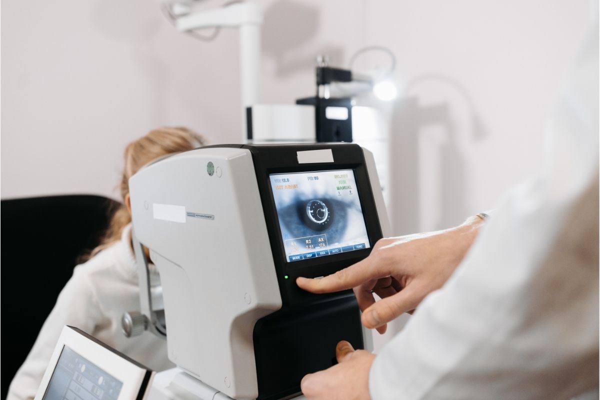 You are currently viewing The likely things to expect after a laser eye surgery
