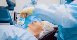 Read more about the article How to Monitor Your Recovery After LASIK Eye Surgery